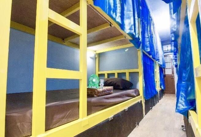 Vr Hostel สะพานควาย Bangkok Exterior foto
